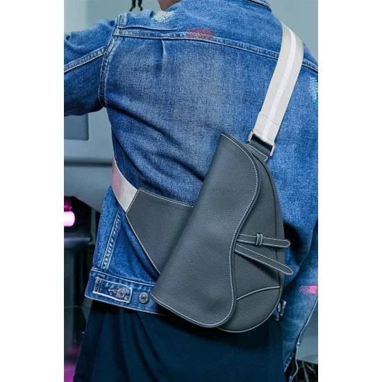 The IT bag for men: The Dior Saddle Bag