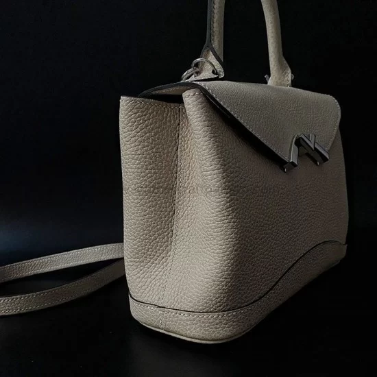 Moynat Gaby bag pm size ❤️ $30800 港元🌸 直接找小妹🤩🤩🤩 黑色/ 大象灰金扣🥳
